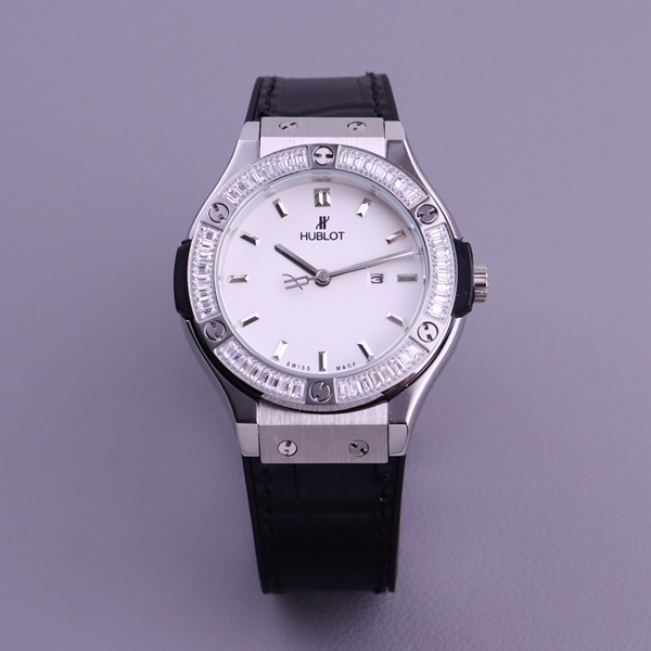 ウブロコピー時計着用イメージ